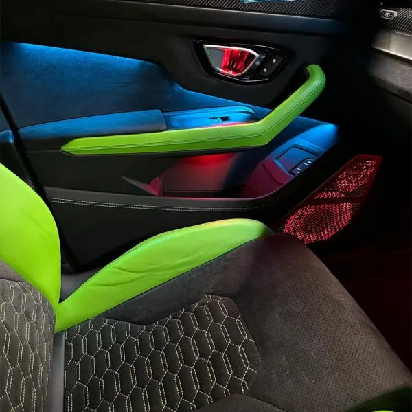 footwell-lights-door-trim-ambient-light-lamborghini-urus-600x600.webp