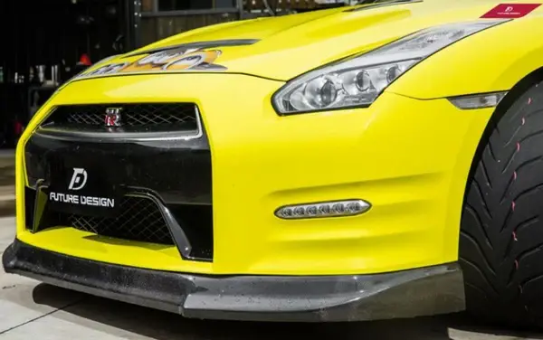 nissan-gtr-r35-pre-facelift-vs-style-carbon-fibre-front-lip-XXIITUNING-3_ed429ae0-8175-43bc-9e12-beacbf7e05aa.webp