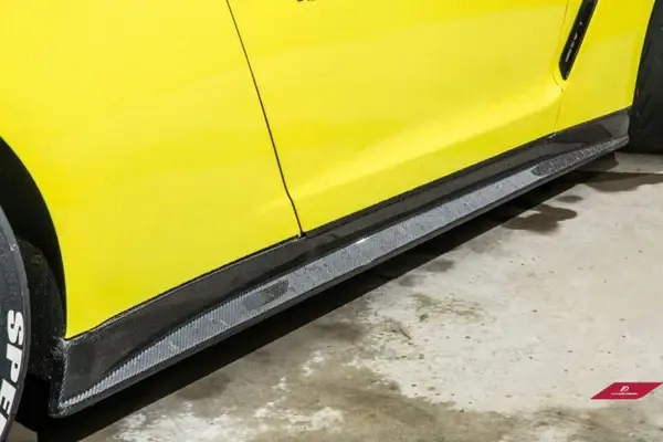 nissan-gtr-r35-pre-facelift-nismo-style-carbon-fibre-side-skirts-XXIITUNING_25b13a9d-2f1f-4f83-b394-a0c95bb9cce4.webp