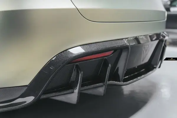tesla-model-y-future-design-carbon-fibre-rear-diffuser-XXIITUNING-10.webp