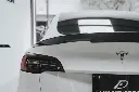 tesla-model-y-future-design-v2-carbon-fibre-rear-trunk-spoiler-XXIITUNING-3.webp